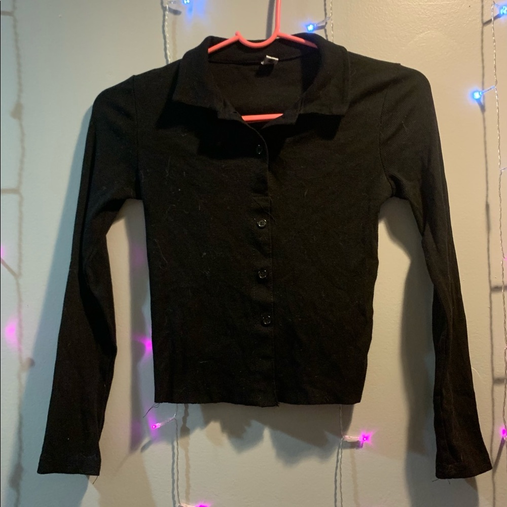 black cropped long sleeve button up